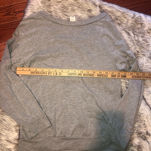 Beautiful sequin top - Picture 8 of 8